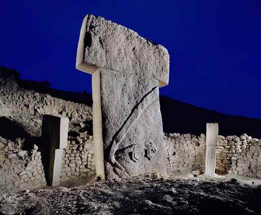 an arm a fox and other strange carvings adorn stones at turkey gobekli tepe - berthold steinhilber-01
